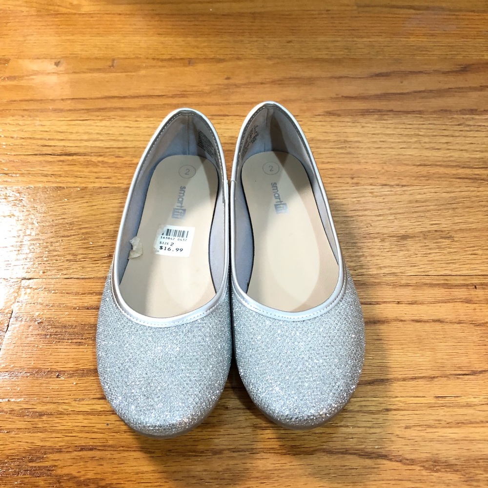 Girls silver glittery flats size 2 (big girl)